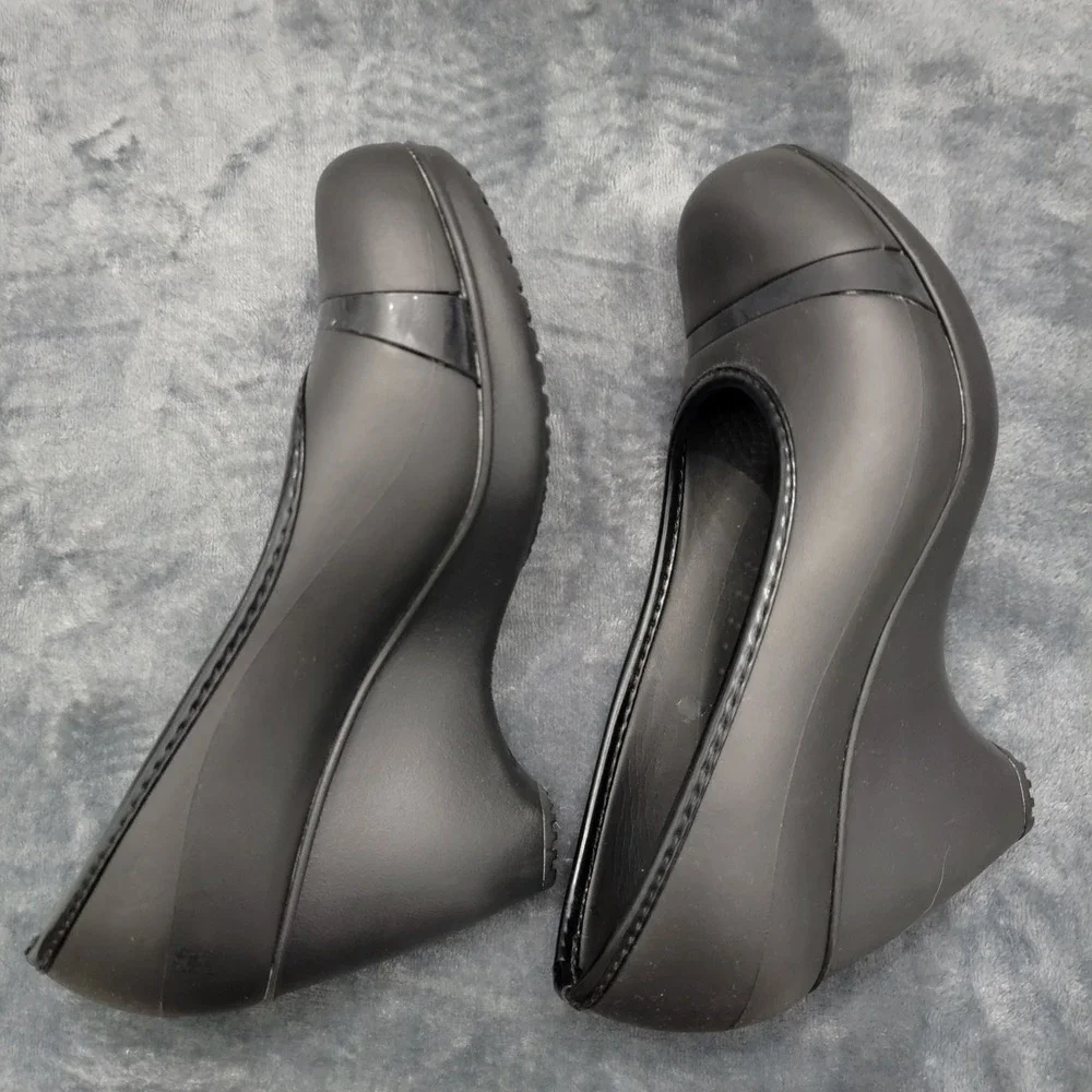 Crocs Wedge Pumps Womens 8 Black‎ Cap Toe Comfort Waterproof Versatile Casual